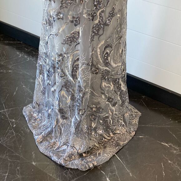 Mac Duggal  Silver Flutter Sleeve Embellished Gown Sz 6 $798
NWOT - Picture 12 of 13
